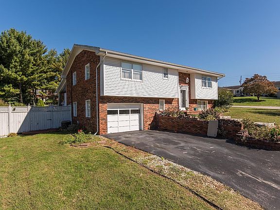 2nd image of 601 Brookmede Dr