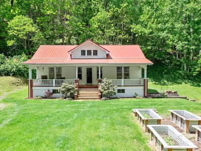 4685 State Highway 197 Hwy, Green Mountain, NC, 28740