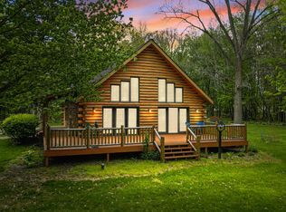 12215 Goffe Rd, Jonesville, MI 49250