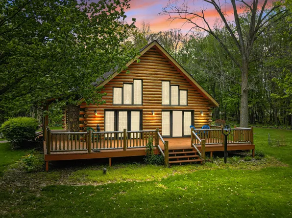 12215 Goffe Rd, Jonesville, MI 49250
