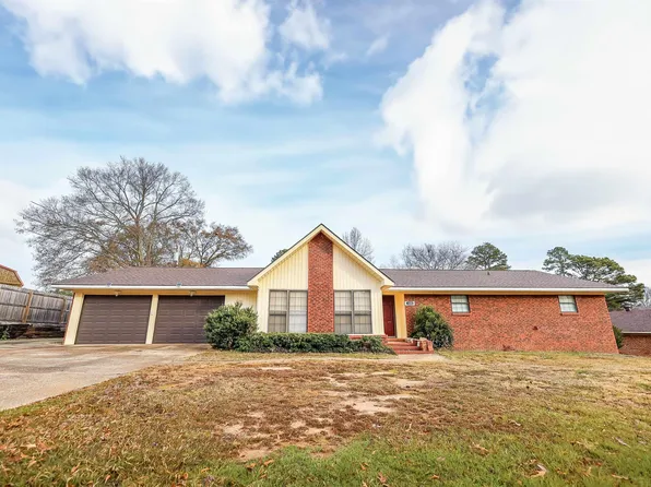 1086 Maya St, Camden, AR 71701