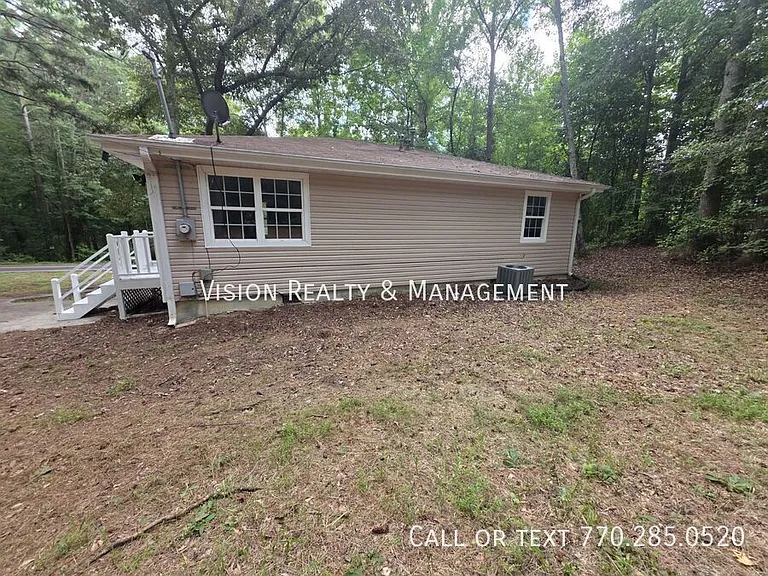 101 Bowen Dr — Photo 3