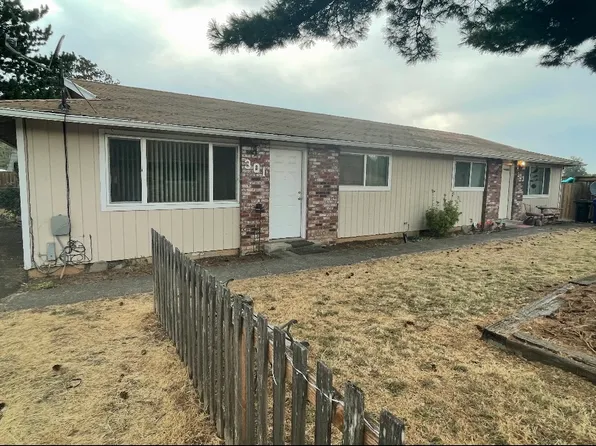 303 NW Cary St, Estacada, OR 97023