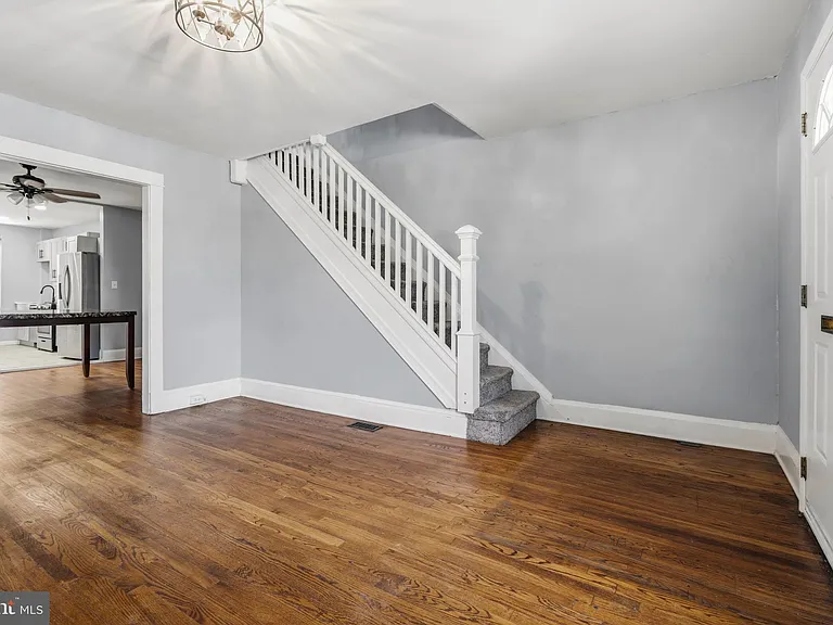 1516 N Luzerne Ave — Photo 8