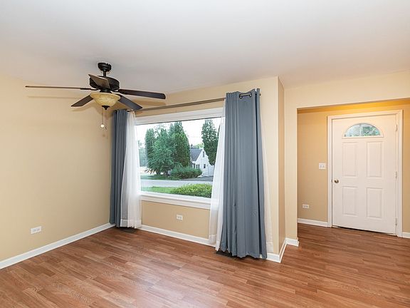 2nd image of 405 Brierhill Dr