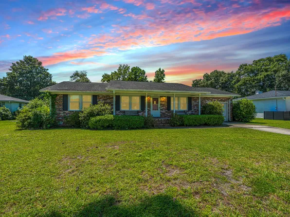 1259 Robin Rd, Mount Pleasant, SC 29464