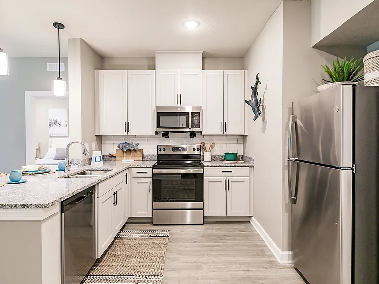 Vantage Apartments — Photo 36