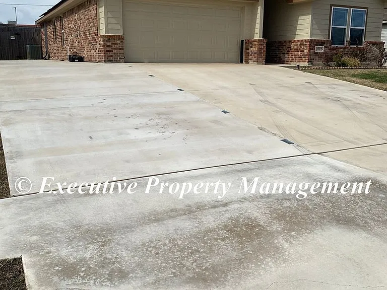 1781 Dryden Ave — Photo 3