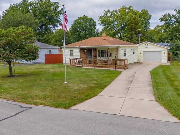 2nd image of 28 E Broadmoor Dr