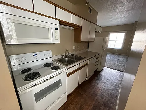 Kensington Tower Apartments Photo 1