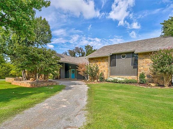 5th image of 15316 Sherri Ln