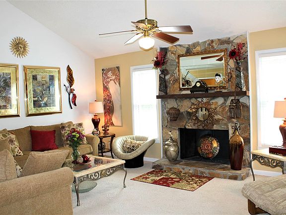 2nd image of 1836 Woodvalley Dr