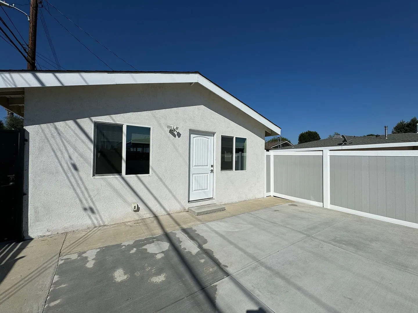 All New 1 bedroom 1 bath ADU with a Private Yard Ready to move in — Photo 3