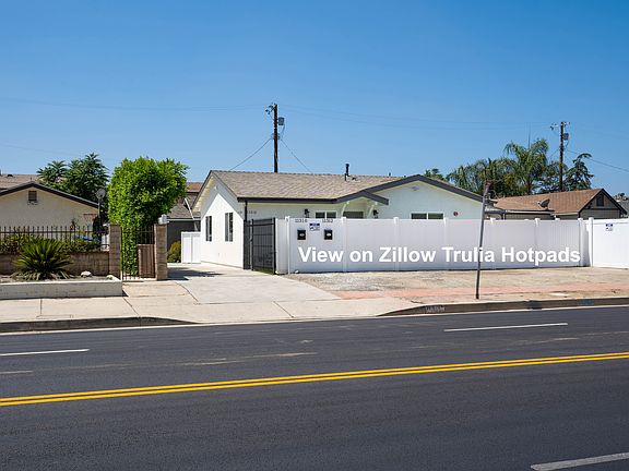 3rd image of 11312 Oxnard St