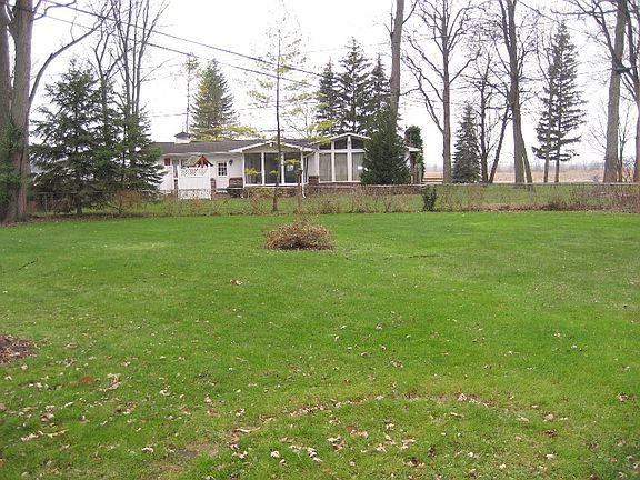 3rd image of 4660 Elm Dr