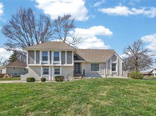 308 SE Richardson Pl, Lees Summit, MO 64063