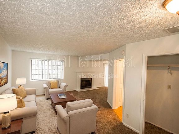3rd image of 1838 Keystone Lakes Dr