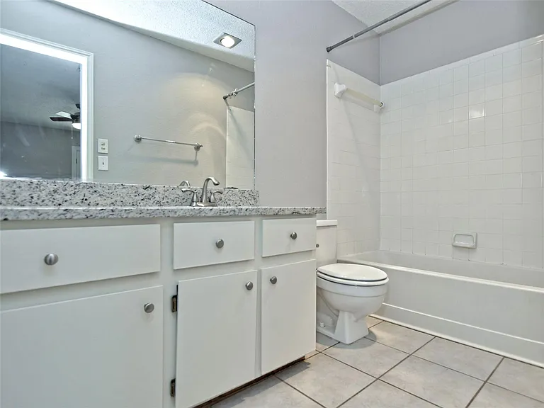 813 Primrose Ln — Photo 19