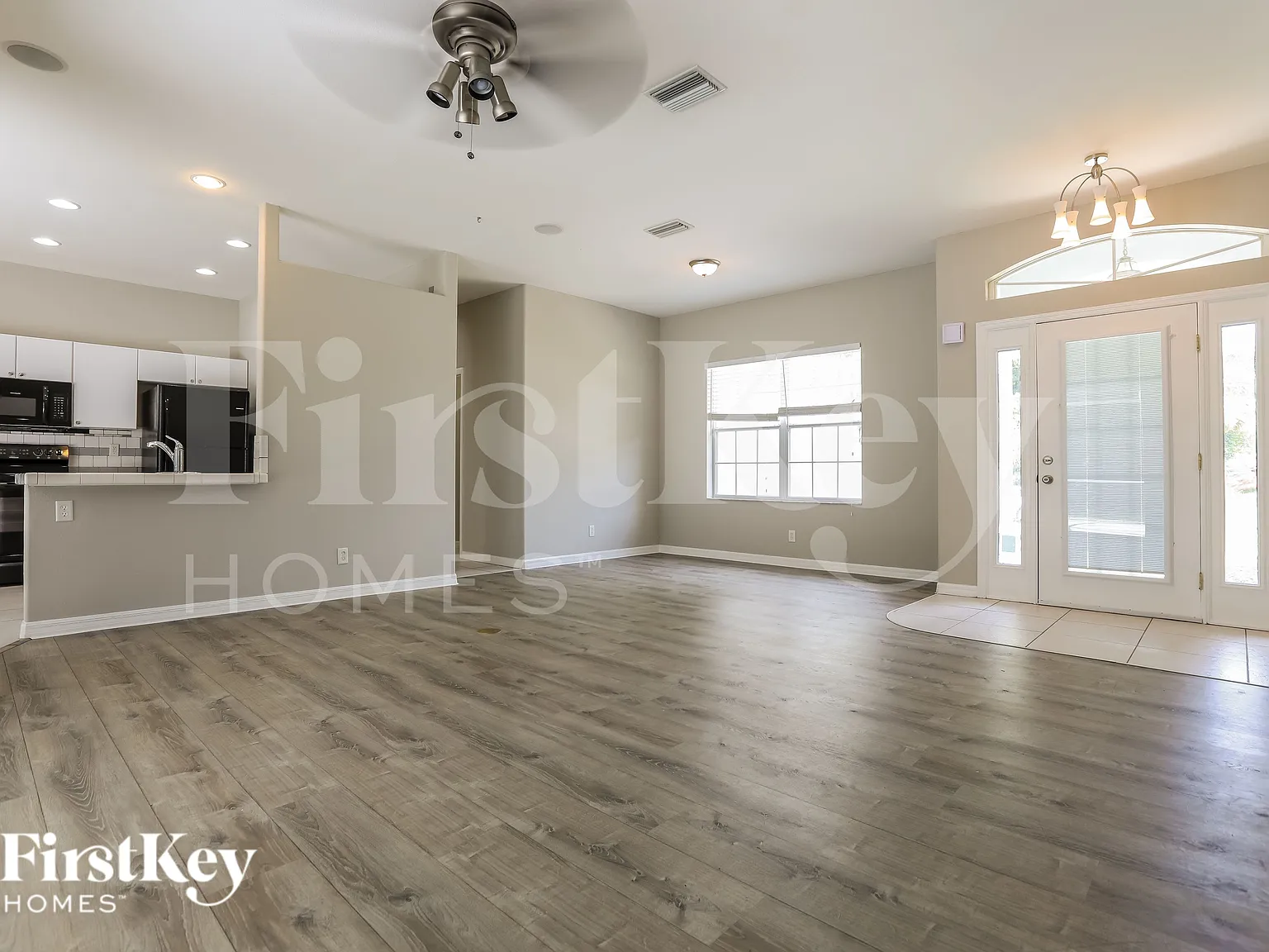 3 bed, 2.0 bath, 1547 sqft, $1,960 — Photo 3