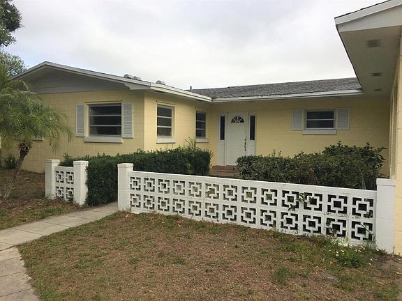 2nd image of 4039 Greenwood Dr