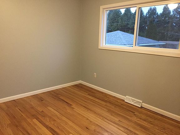 5th image of 6526 Arden Ave