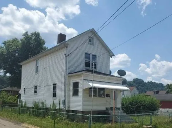 1054 Nelson Ave, Brackenridge, PA 15014