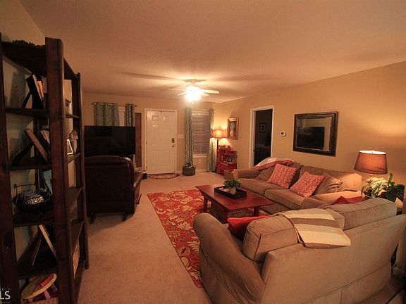 3rd image of 517 Bartson St