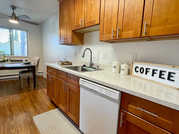 2nd image of 230 Rose Ct #8