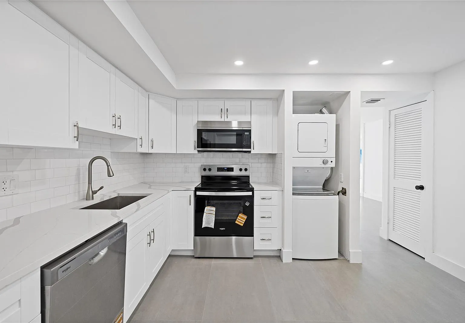 2 bed, 1600 sqft, $3,995 — Photo 3