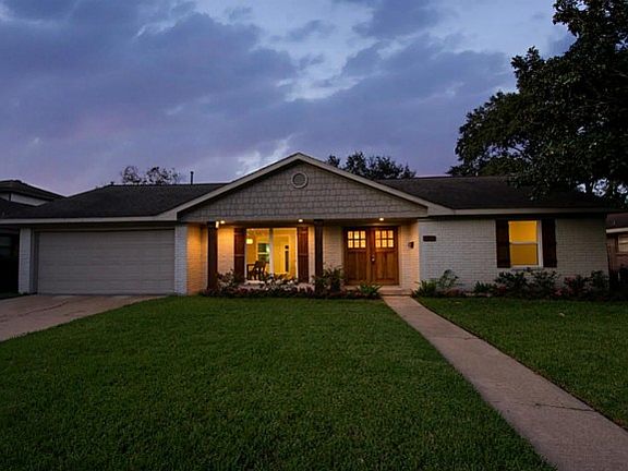 2nd image of 5814 Arboles Dr