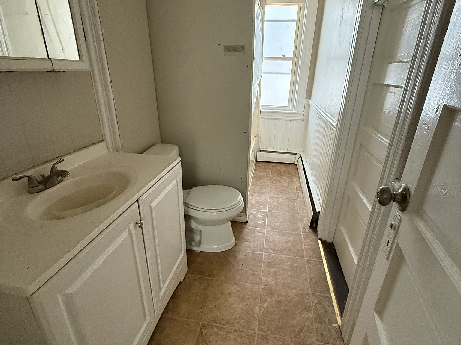 Large first floor apartment — Photo 3