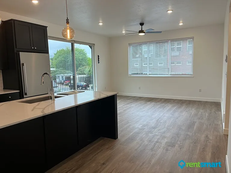 446 Michigan Ave #4 — Photo 6