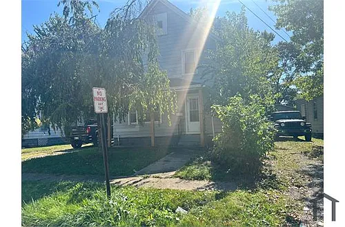 323 W 25th St Photo 1