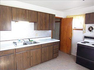 3rd image of 1118 Sussex Dr