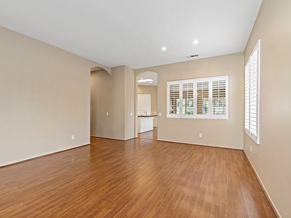 5th image of 32913 Adelante St
