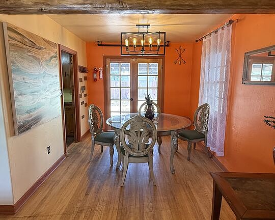4th image of 1027 W Holt Ave