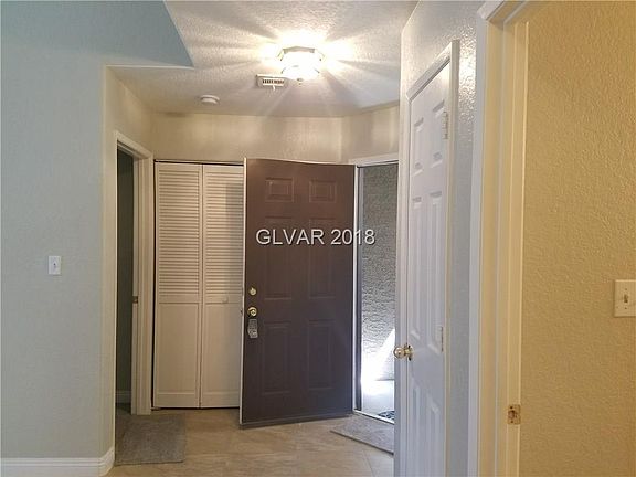 3rd image of 5042 Rainbow Blvd #205