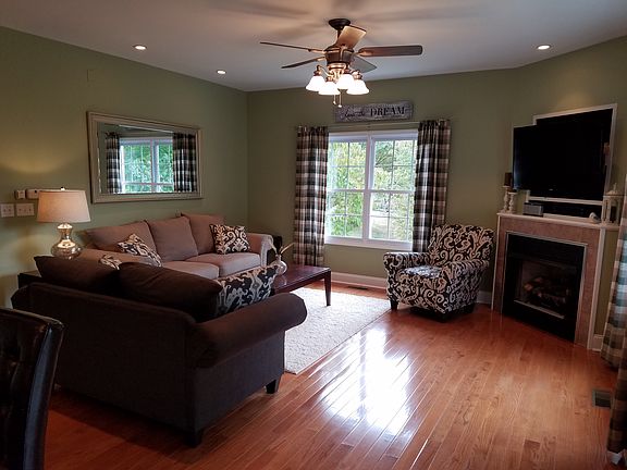 5th image of 142 Holly Tree Dr