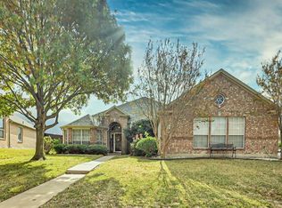 702 Coal Creek Dr, Mansfield, TX 76063