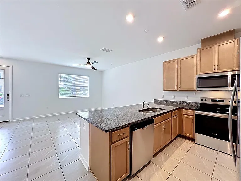 9848 Walkway Dr — Photo 11