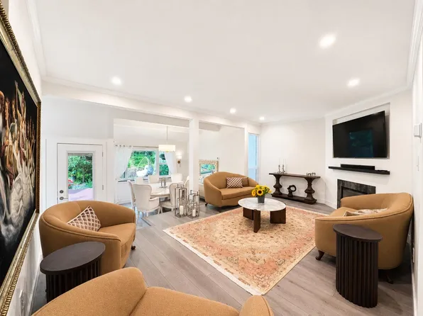1741 Rufus Dr, North Vancouver, BC V7J 3L8