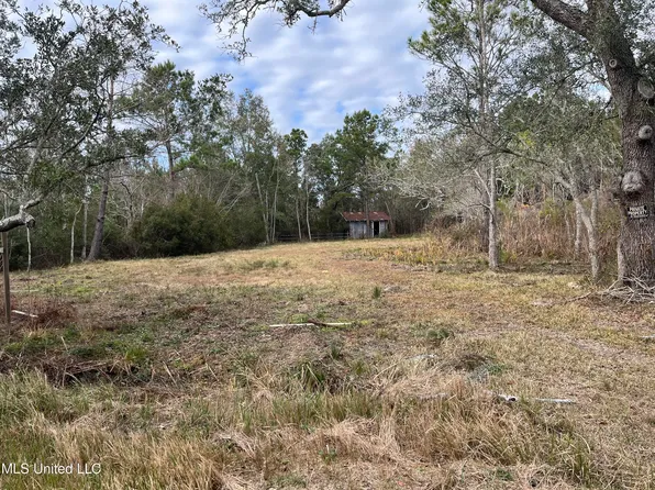 10122 McLaurin St, Bay Saint Louis, MS 39520