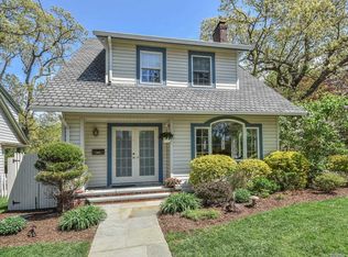 39 N Bayles Ave, Pt Washington, NY