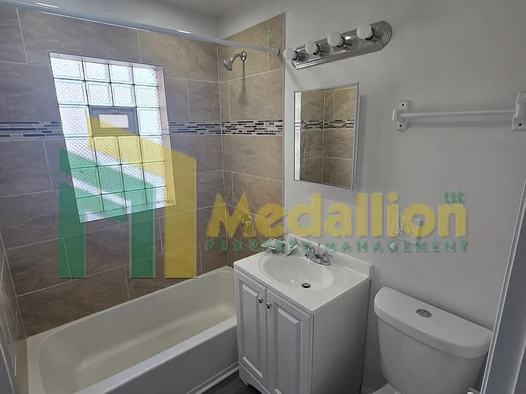 9341 S Parnell Ave — Photo 11
