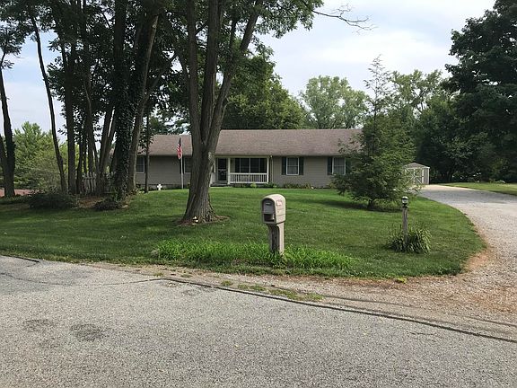 2nd image of 824 Rogers Dr