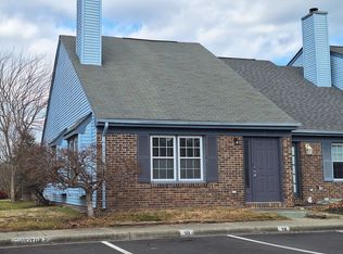 38 Parkway Dr, Hampton, VA 23669