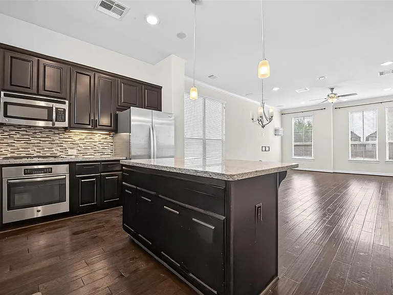 2707 Shadybrook Meadow Dr — Photo 10