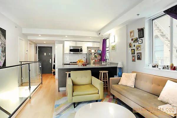 Sold by aptsandlofts.com | media 38