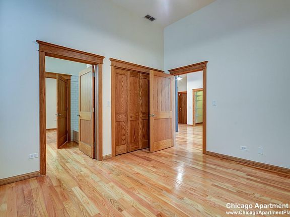 5th image of 123 N Jefferson St Floor 2