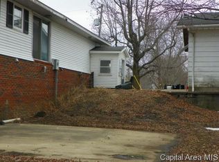 1639 Sandusky Rd, Jacksonville, IL 62650